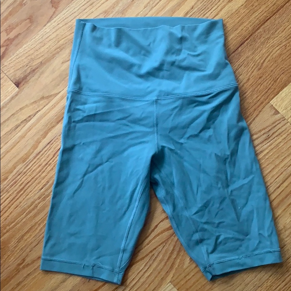 LULULEMON: tide water teal biker shorts!